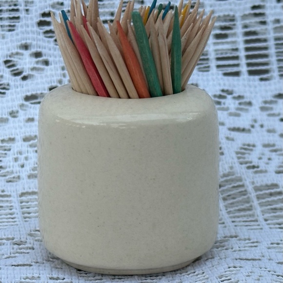 Minimalist Vintage Toothpick Holder - Picture 4 of 10